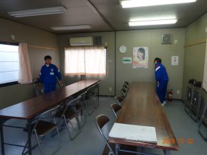 弊社の新社屋建築現場の現場事務所の掃除をしてもらいました。その２