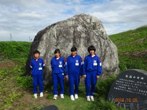 まずは常願寺川の大場の巨石の見学です。 推定重量400トン。どこから来たのか？今日のテーマです。